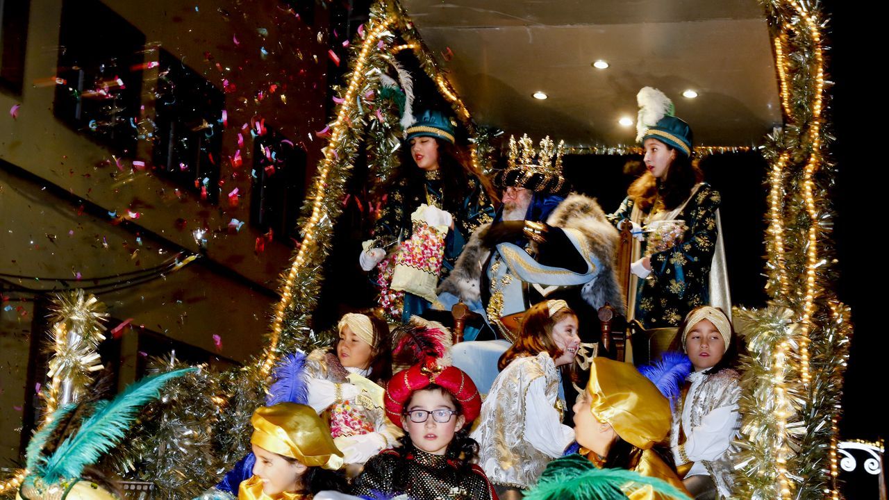 La tradicional foto en el regazo de los Reyes, para avisarles de lo que les hemos pedido