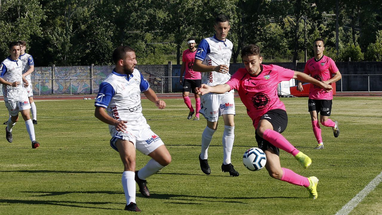 PARTIDO ENTRE EL NOIA Y EL BOIRO EN SAN LÁZARO. PREFERENTE. FÚTBOL.