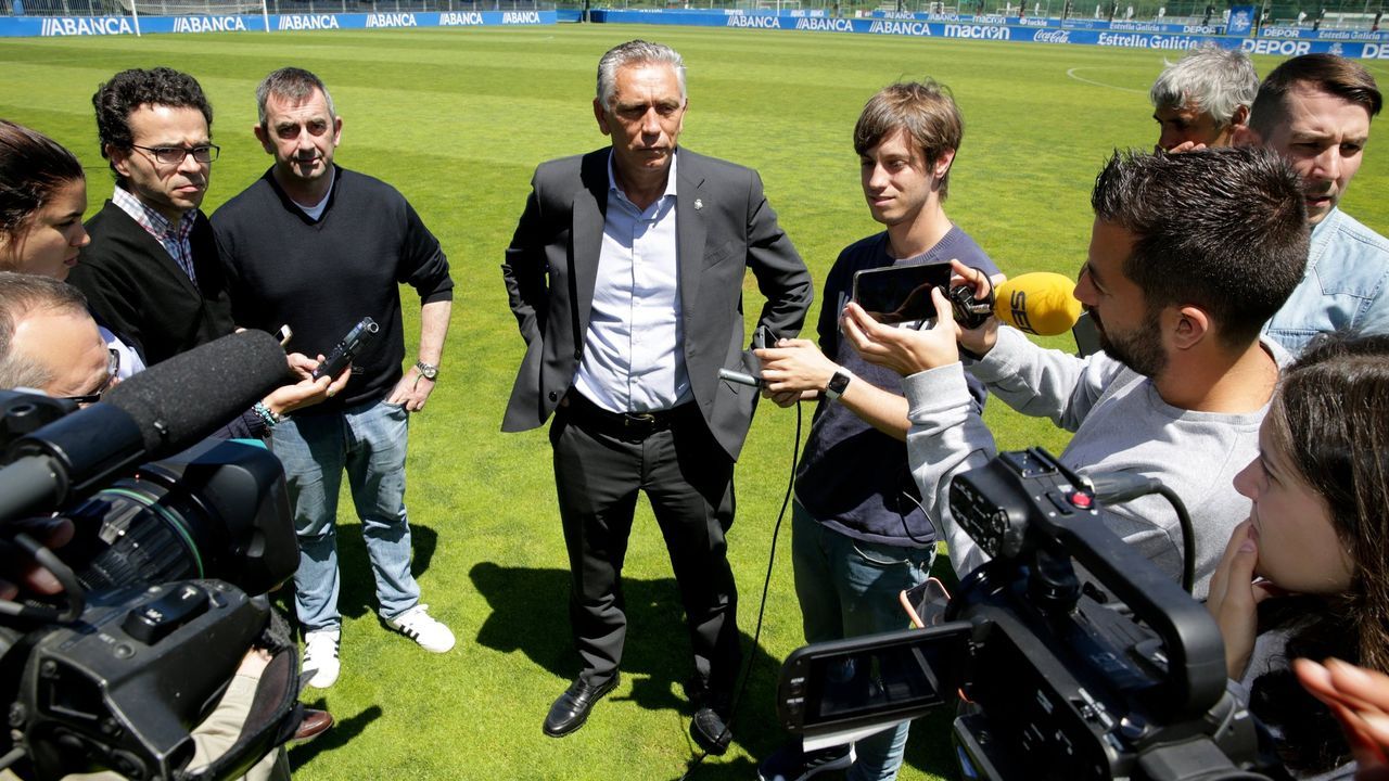 Paco Zas en su primera comparecencia en Abegondo como presidente.