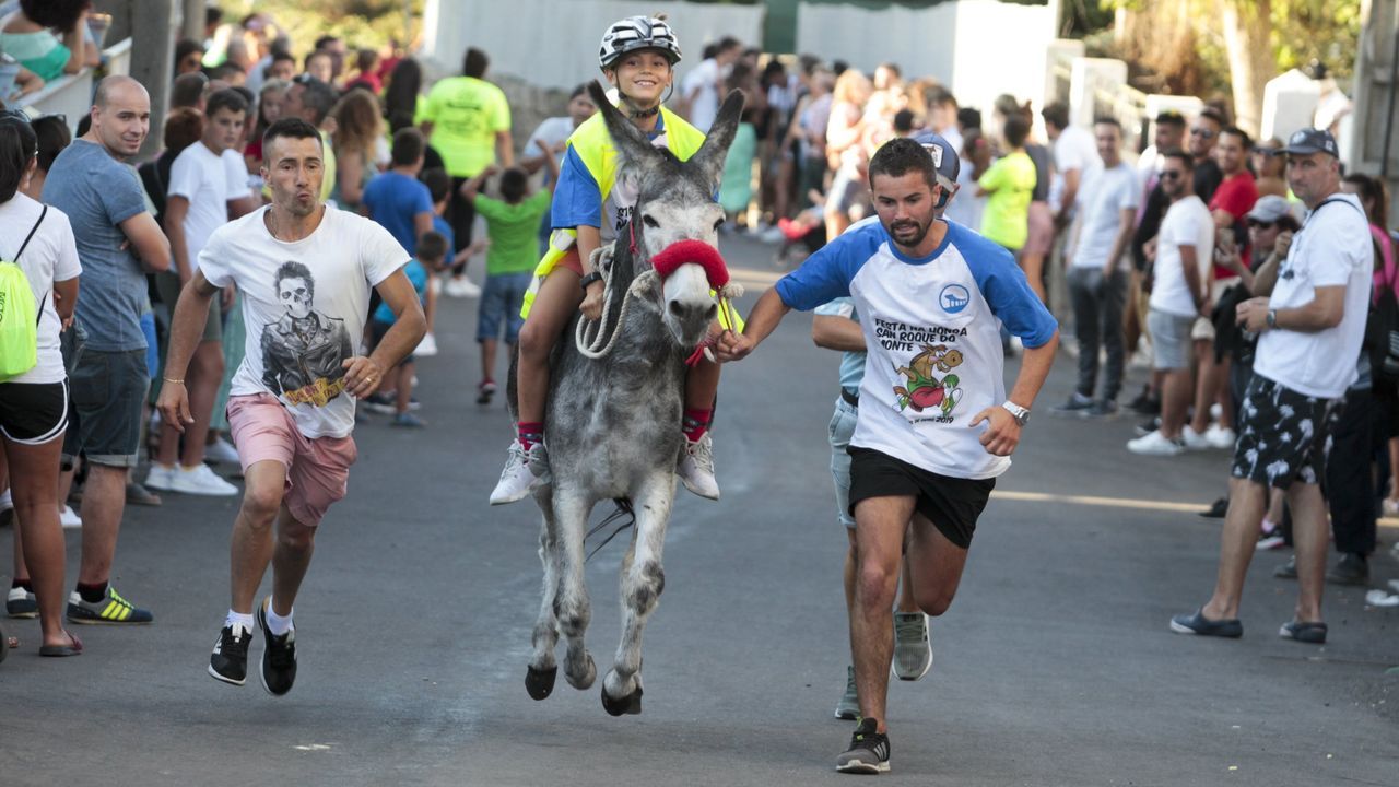 120 años de carreras de burras de San Miguel de Deiro, Vilanova