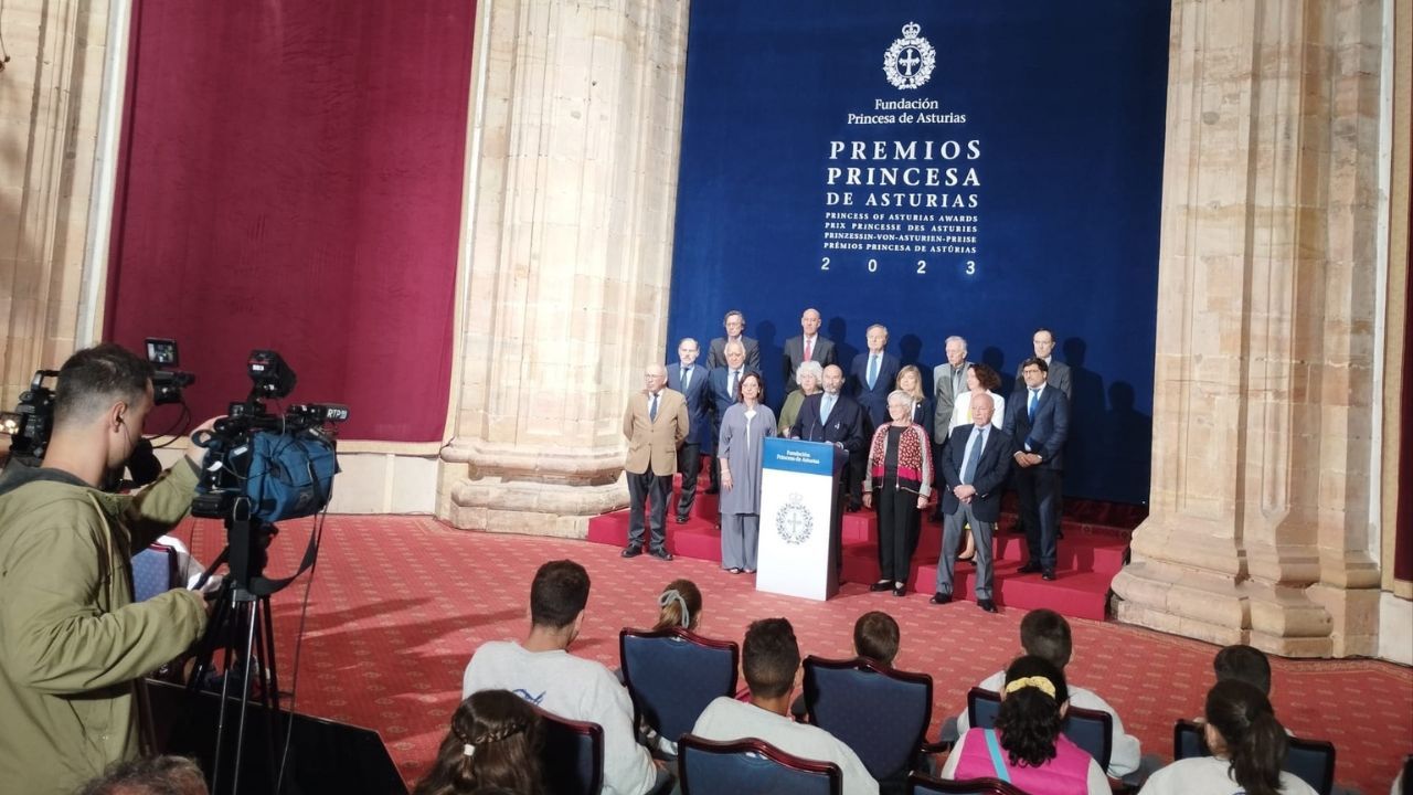 i+d, i+d+i, innovaci�n, rob�tica.El jurado del Premio Princesa de Asturias de Ciencias Sociales de 2023 en el hotel Eurostars de la Reconquista de Oviedo, en el momento de anunciar a la ganadora, la historiadora�H�l�ne Carr�re