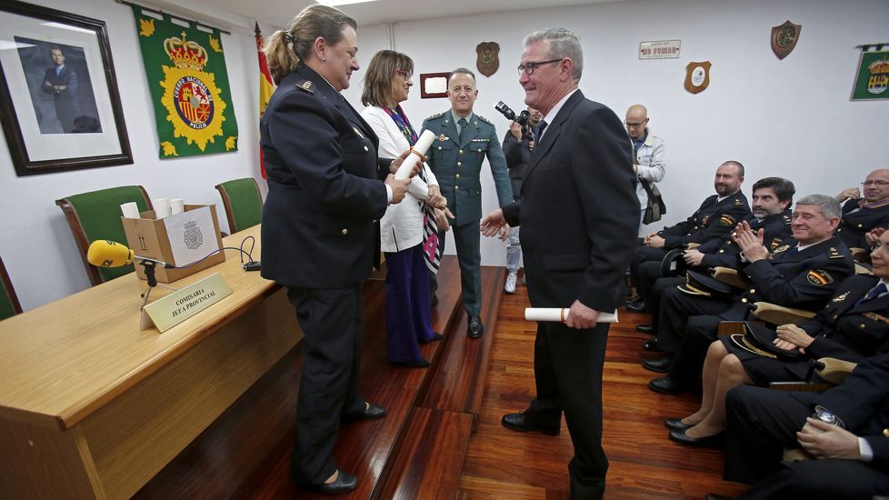 Entrega de medallas en la Policía Nacional