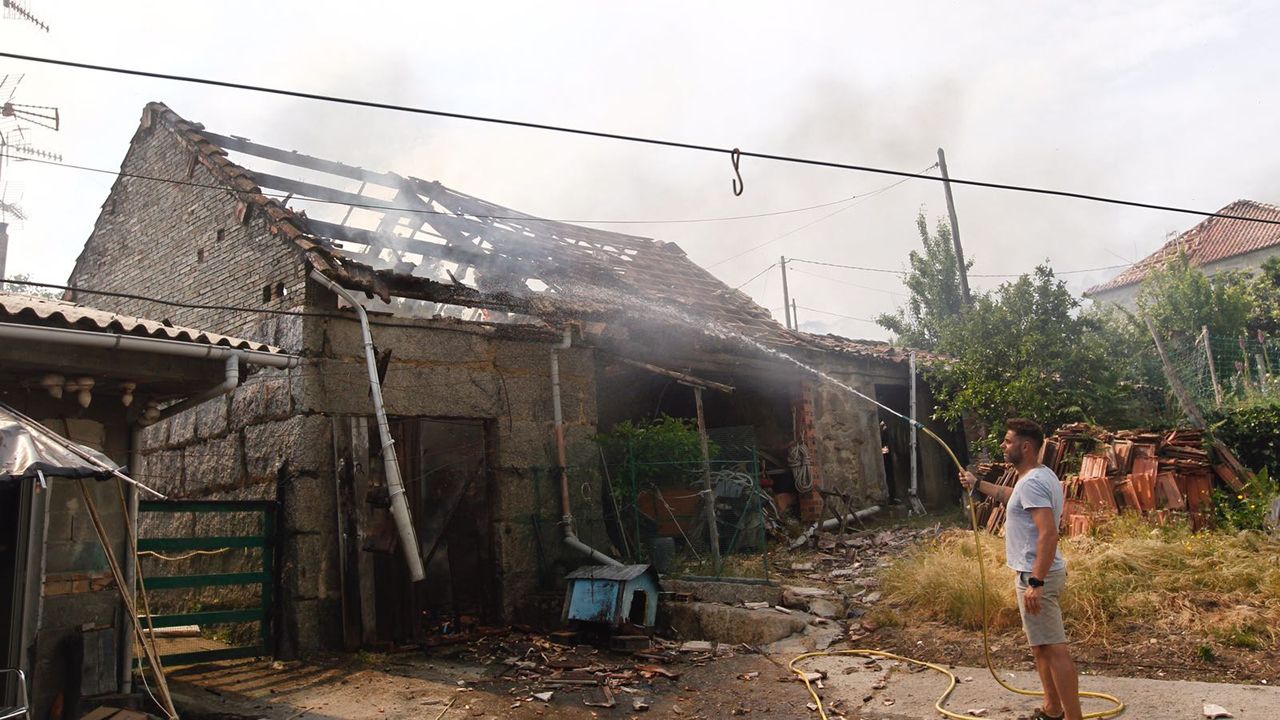 El diá después a la explosión mortal en Tui
