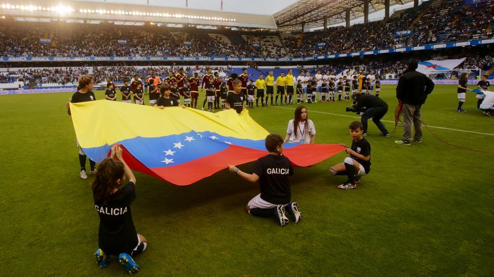 Foto de formación del Galicia-Venezuela del 2016 en el que coincidieron Denis, Sergio, Aspas y Hugo Mallo