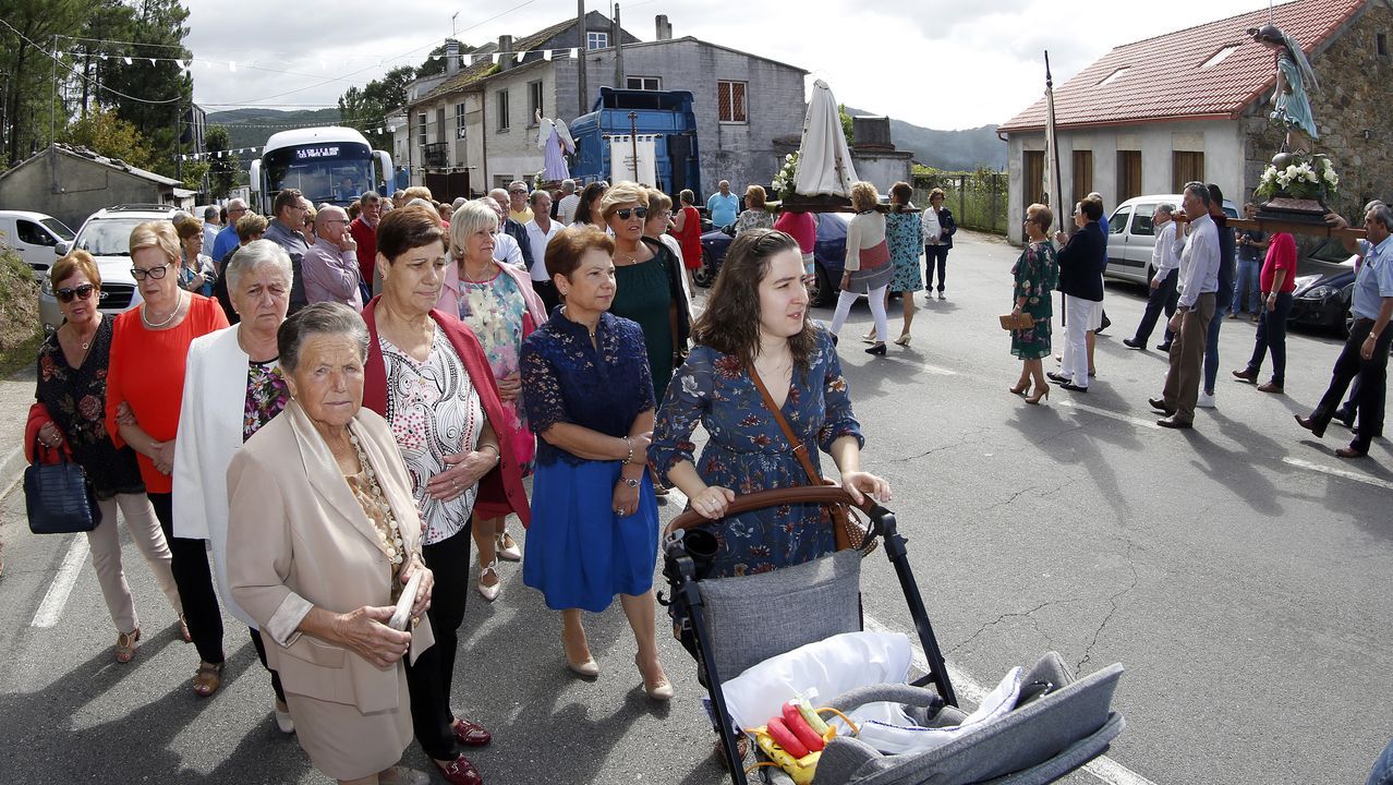 Fiestas en San Roquiño misa y procesión en honor a San Miguel
