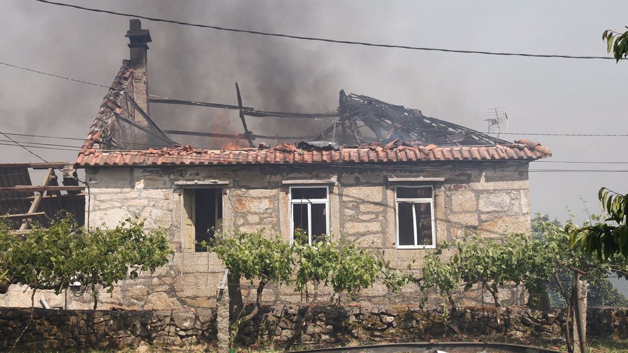 El diá después a la explosión mortal en Tui