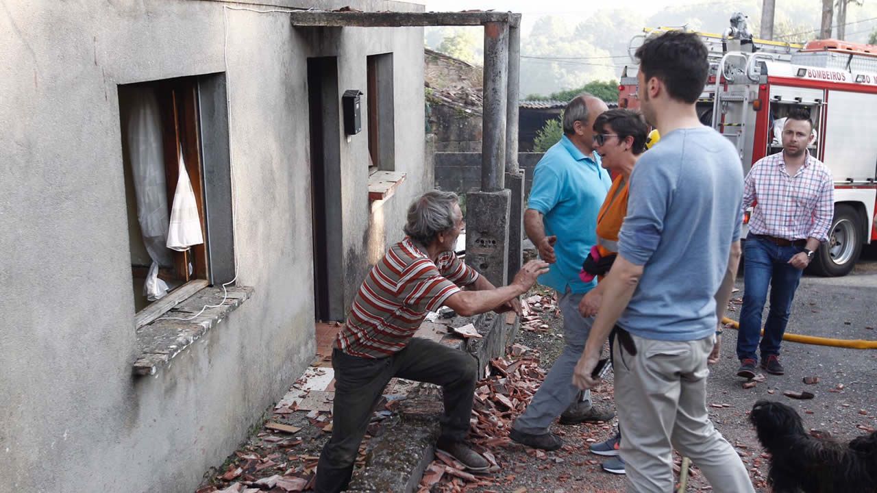 El diá después a la explosión mortal en Tui