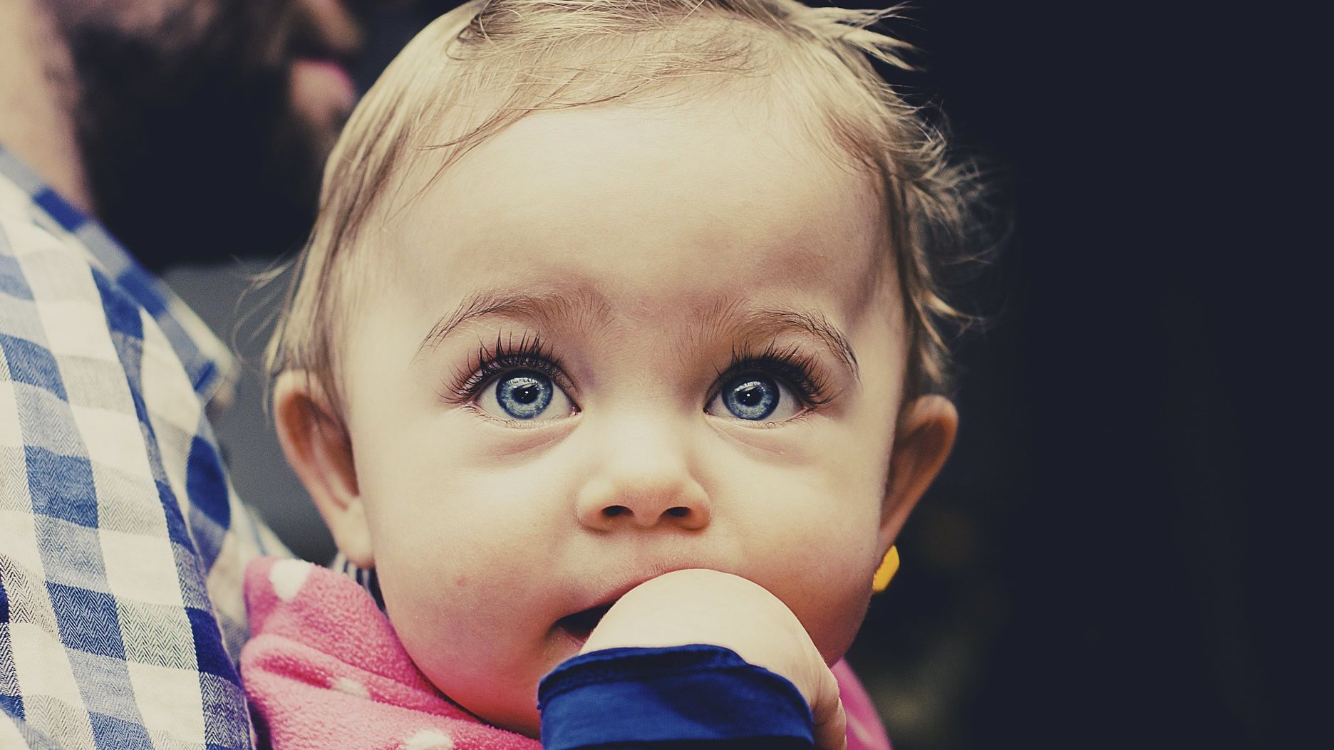 un alumno en un aula, clase, vac�a.La madre de los peque�os de Godella fue detenida en el 2011 en Valencia en una protesta de los  indignados del 15M, y acusada de des�rdenes p�blicos y atentado a la autoridad, por lanzar botellas y propinar patadas a los agentes