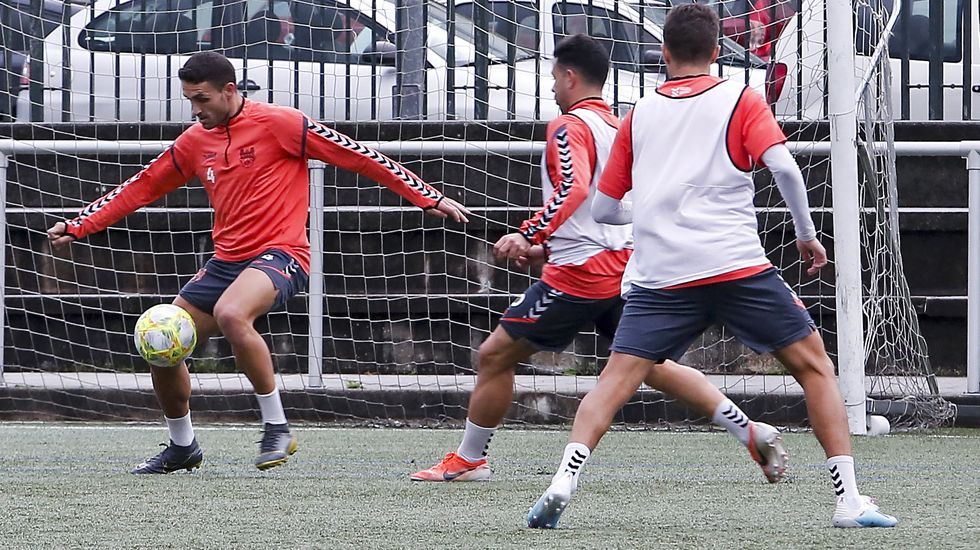 Entrenamiento del Pontevedra CF en A Xunqueira