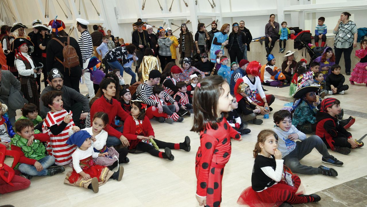 Fiesta de disfraces en la Cidade da Cultura