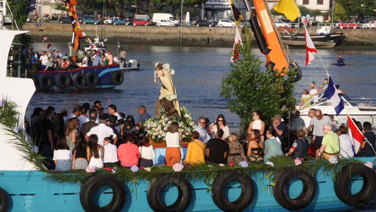 PROCESION MARITIMA DE LA VIRGEN DEL CARMEN DE RIANXO