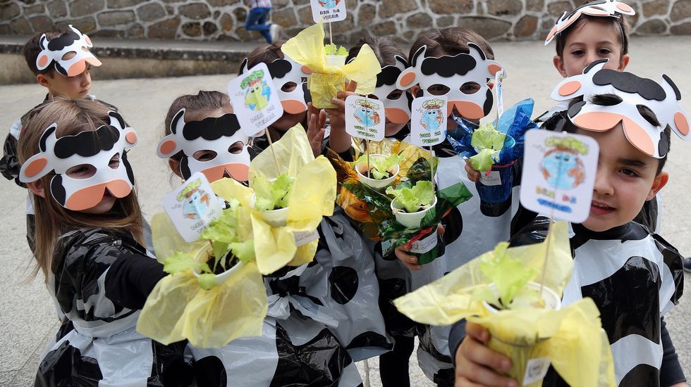 Proyecto Voz Natura del Colegio Jaime Balmes celebrando el día da terra