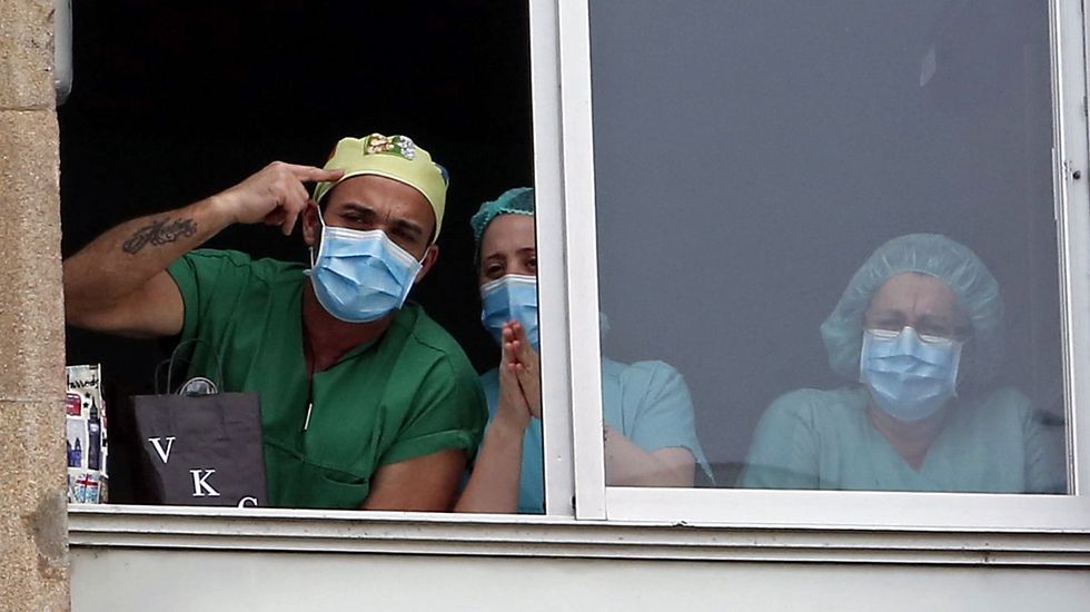 Concentración de sanitarios en el hospital Provincial