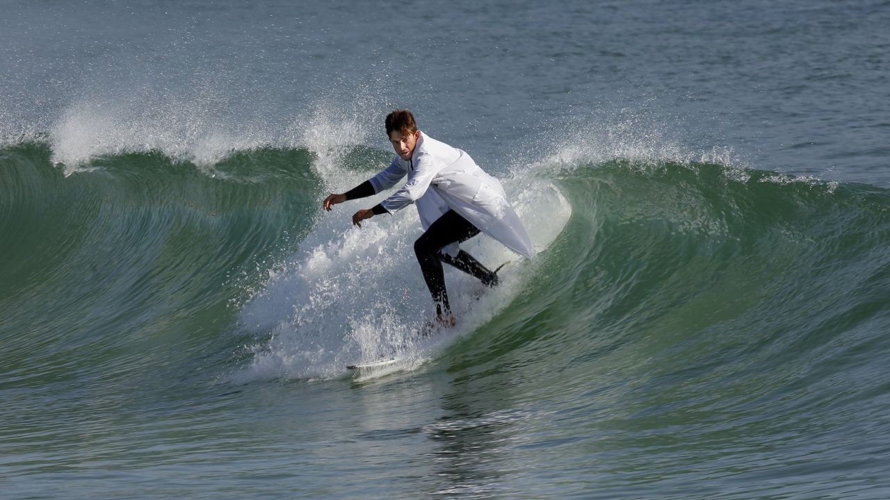 RESUMEN DEL AÑO 2019.Guillermo Carracedo colgó la bata de médico por el surf