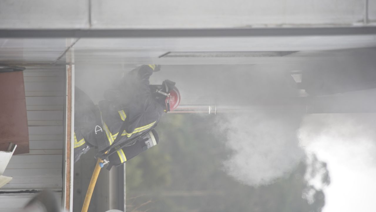 Incendio en taller O Caramiñal.