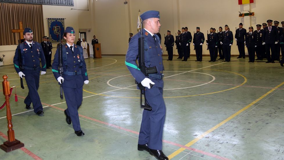 El EVA 10 celebra la festividad de su patrona la Virgen de Loreto con un acto militar