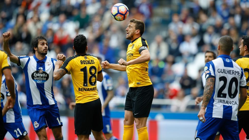 Pedro Mosquera celebra el gol que le dio la tranquilidad al Deportivo