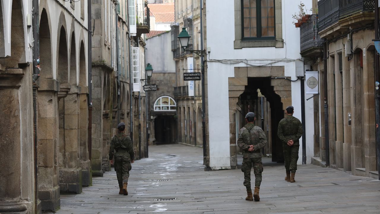 Despliegue de la Brilat por las calles de Santiago