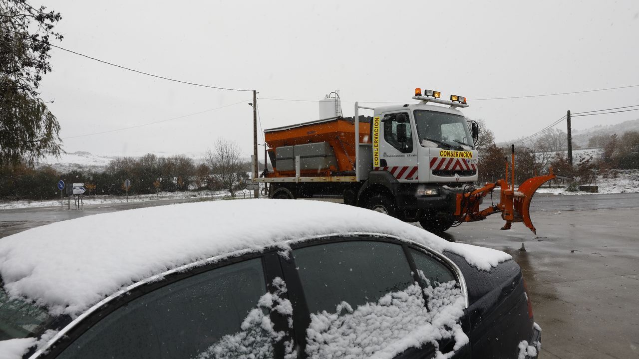 Tejados nevados en Lugo