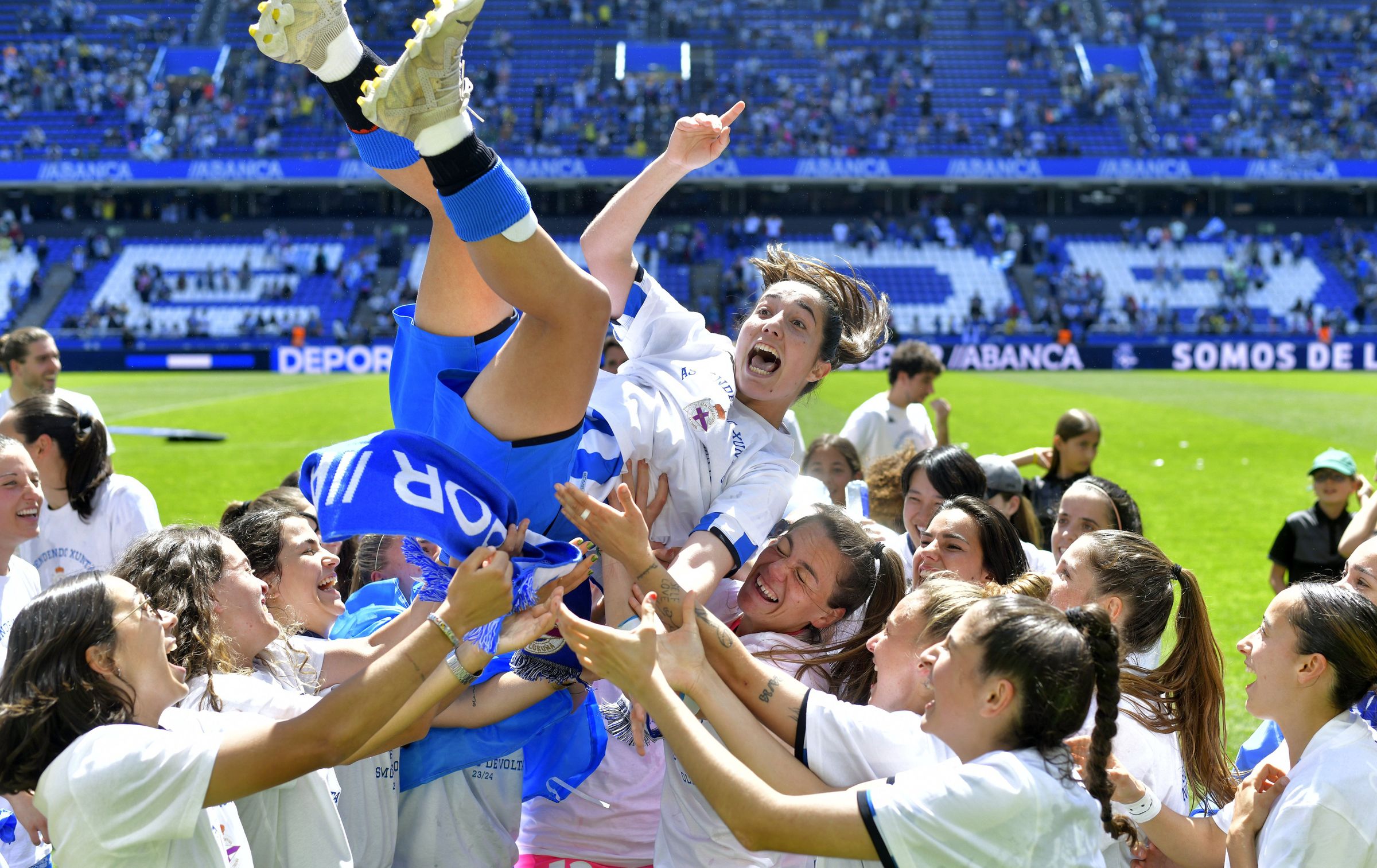 Celebraci�n das xogadoras do Depor Abanca despois de lograr o ascenso � Liga F ante m�is de 14.000 persoas en Riazor. 21/04/2024