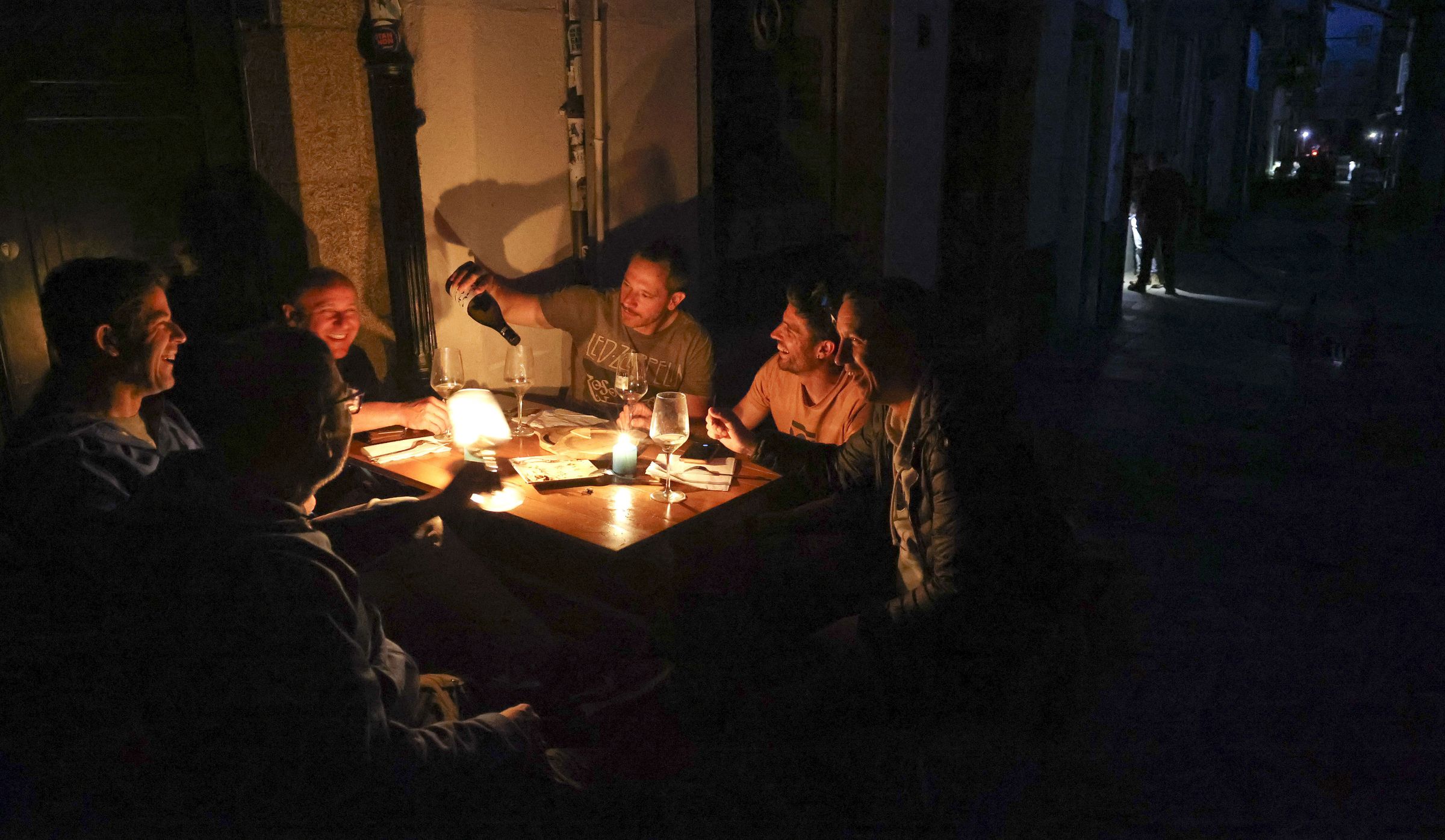 Vivindo o apagamento en Santiago. 28/04/2025