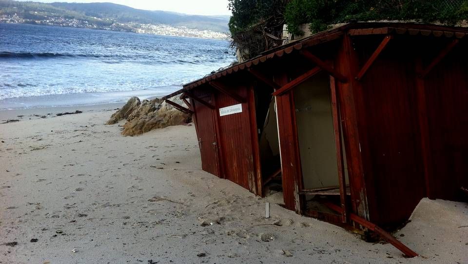 Carballo XXL.Temporal en la playa de A Frouxeira, en Valdoviño