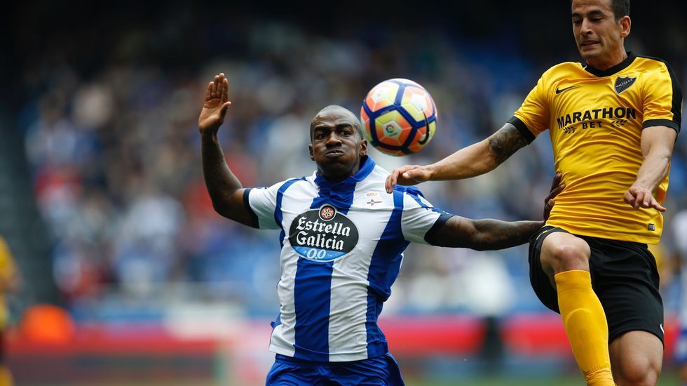 Pedro Mosquera celebra el gol que le dio la tranquilidad al Deportivo