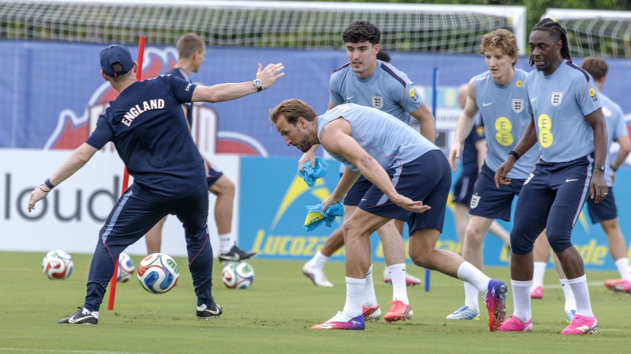 MartiLazaroChloeLaisne.Entrenamiento de la selecci�n inglesa en Florida.