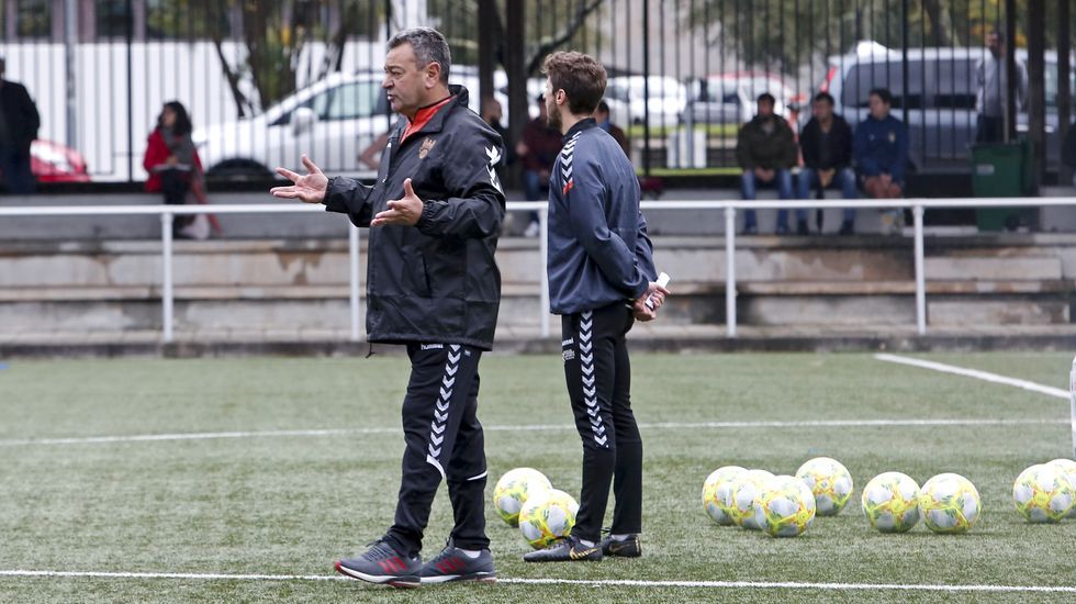 Entrenamiento del Pontevedra CF en A Xunqueira