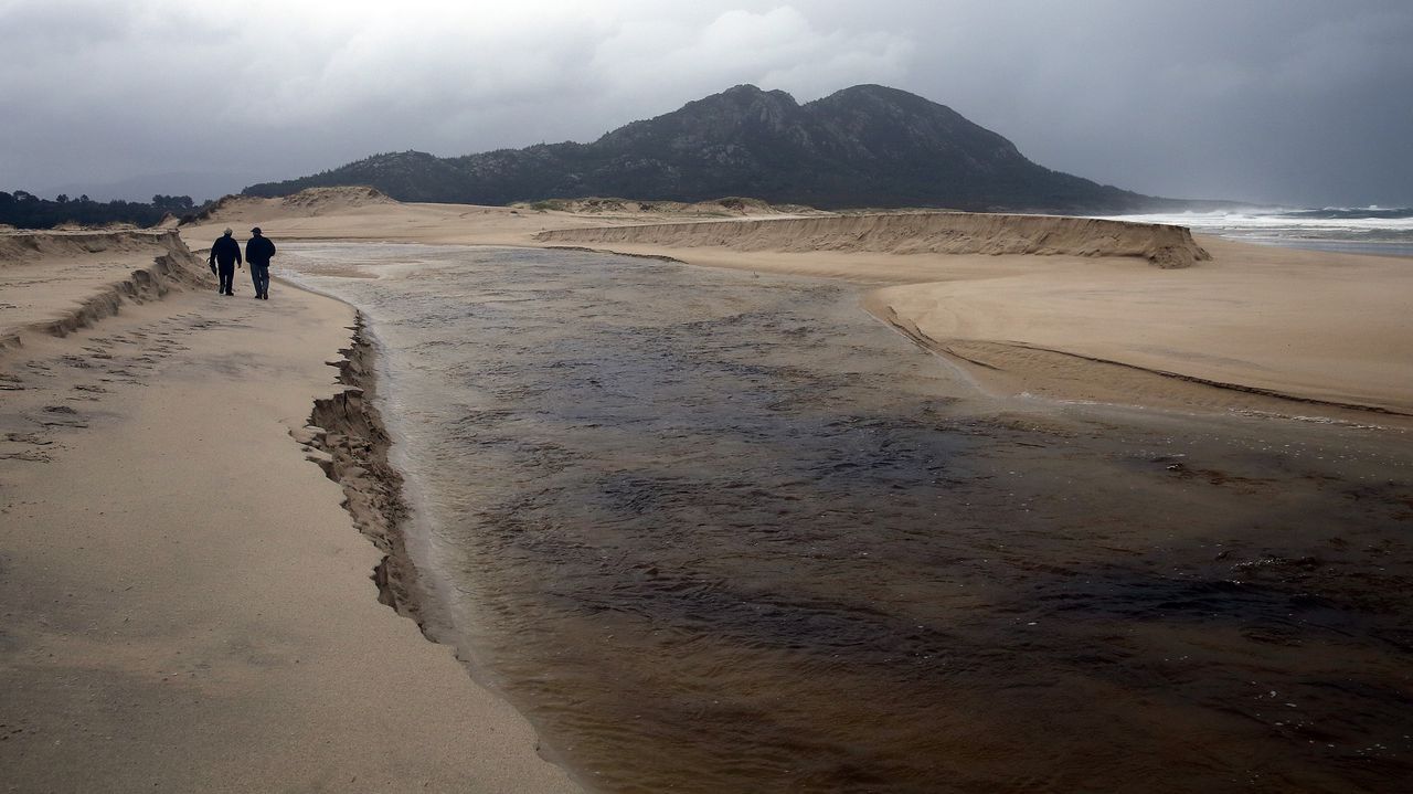 RESUMEN DEL AÑO 2019.La laguna de Louro reventó en el mar
