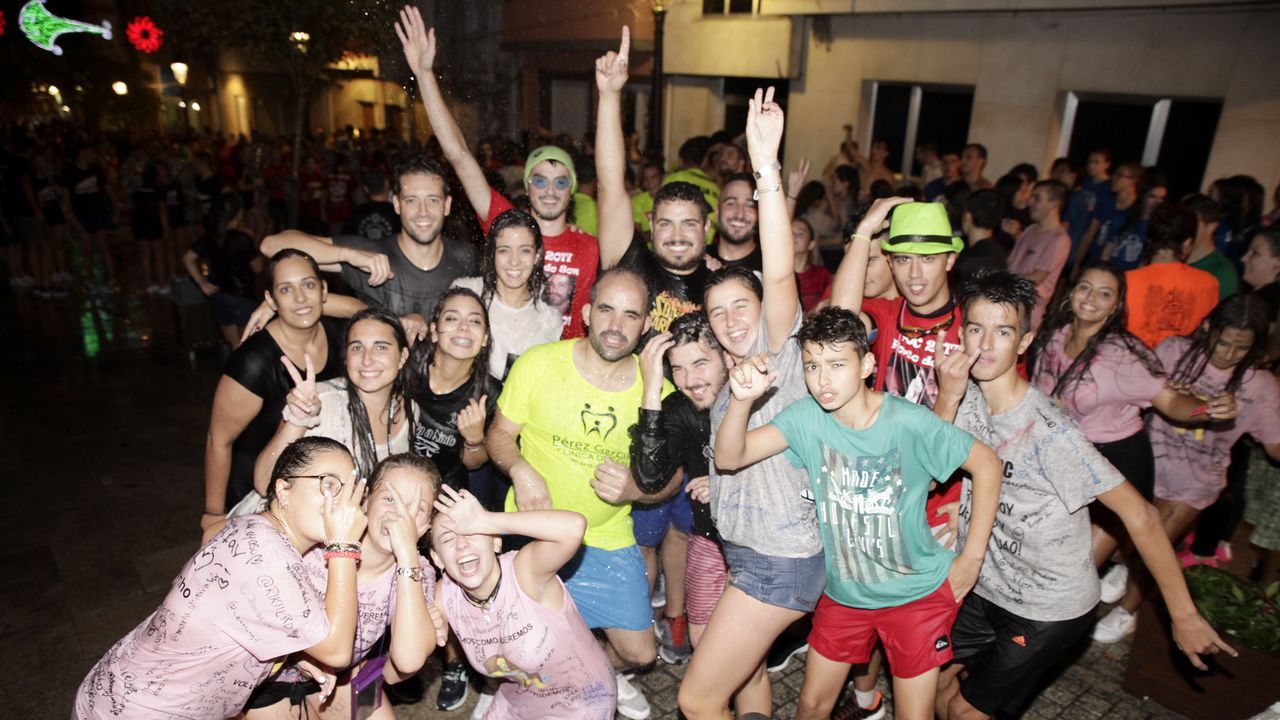 FIESTAS DEL CARMEN DE PORTO DO SON, ÚLTIMO DÍA. FIESTA DEL AGUA Y FUEGOS ARTIFICIALES.