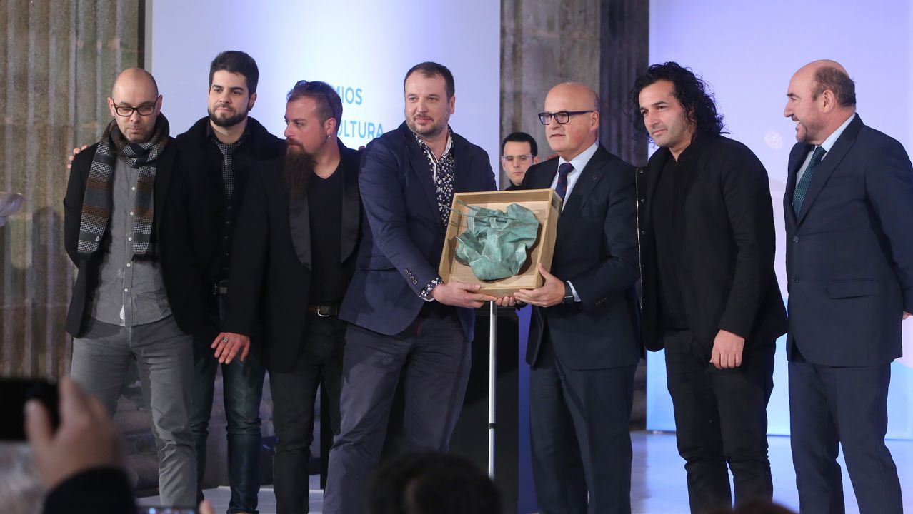 Baltar entregou o premio a A Roda