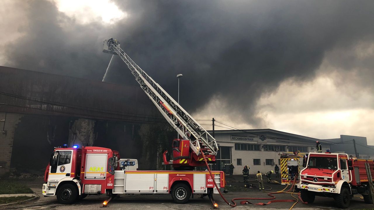 El fuego empezó a estar controlado a mediodía