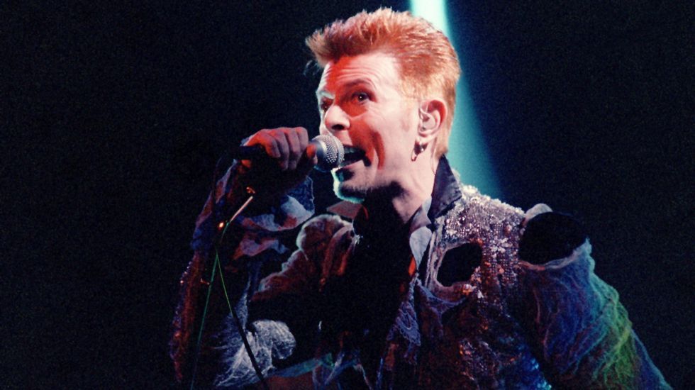 Actuación de David Bowie durante el Doctor Music Festival celebrado en 1996 en La Guingueta Daneu.