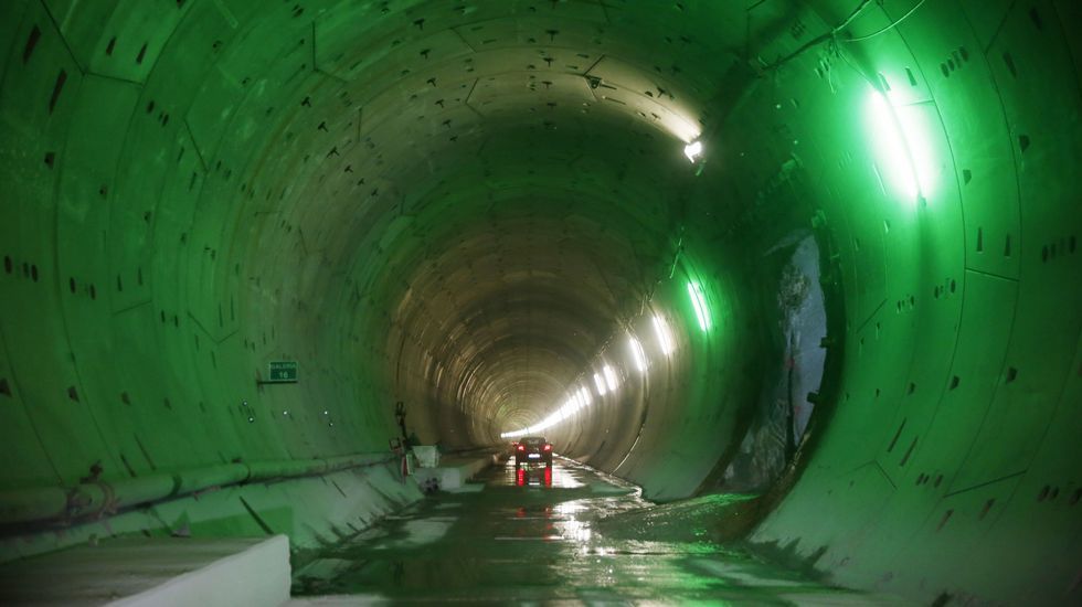 Viaje al interior de los primeros túneles terminados del AVE Lubián-Ourense