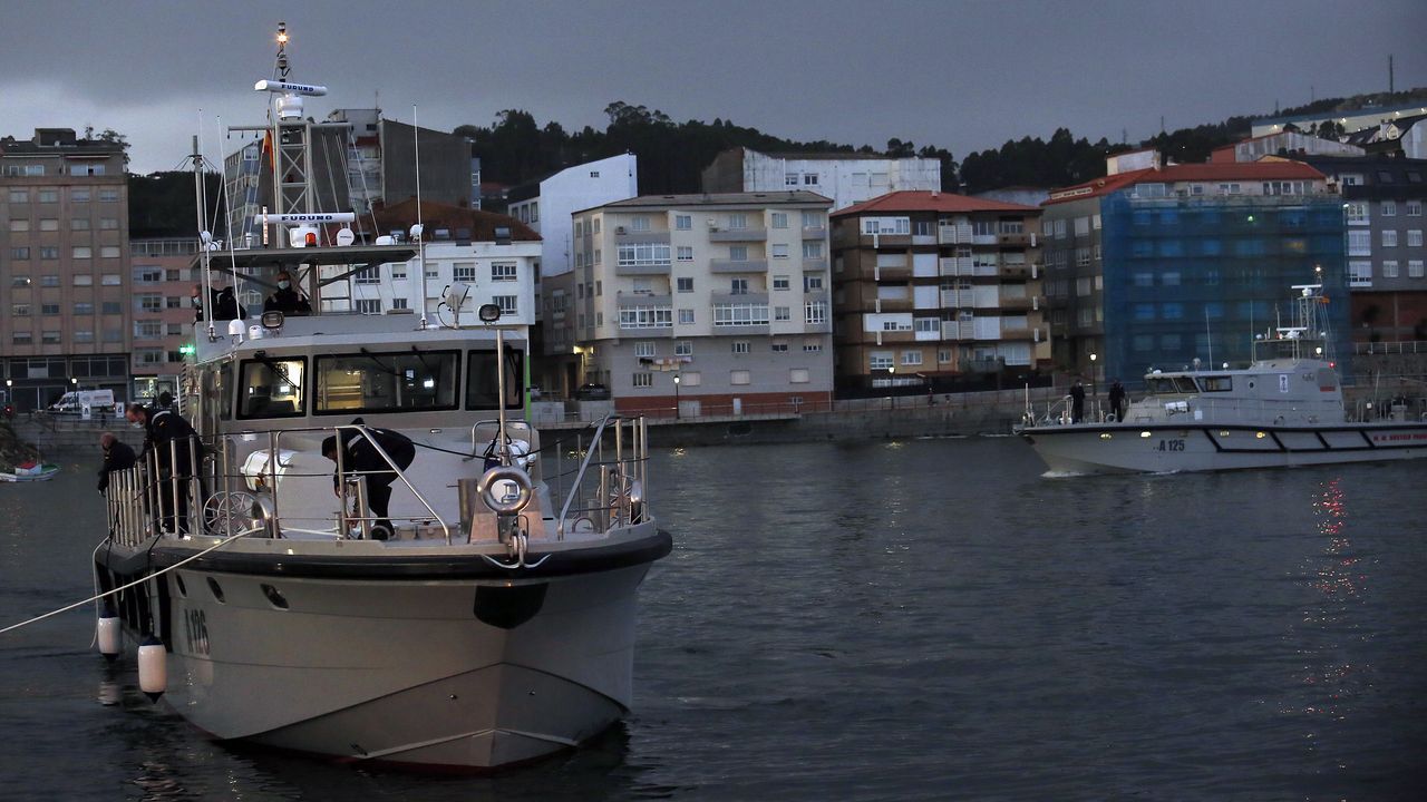 PATRULLERAS DE LA ARMADA ESPAÑOLA ENTRANDO EN EL CLUB NAUTICO DE RIBEIRA,