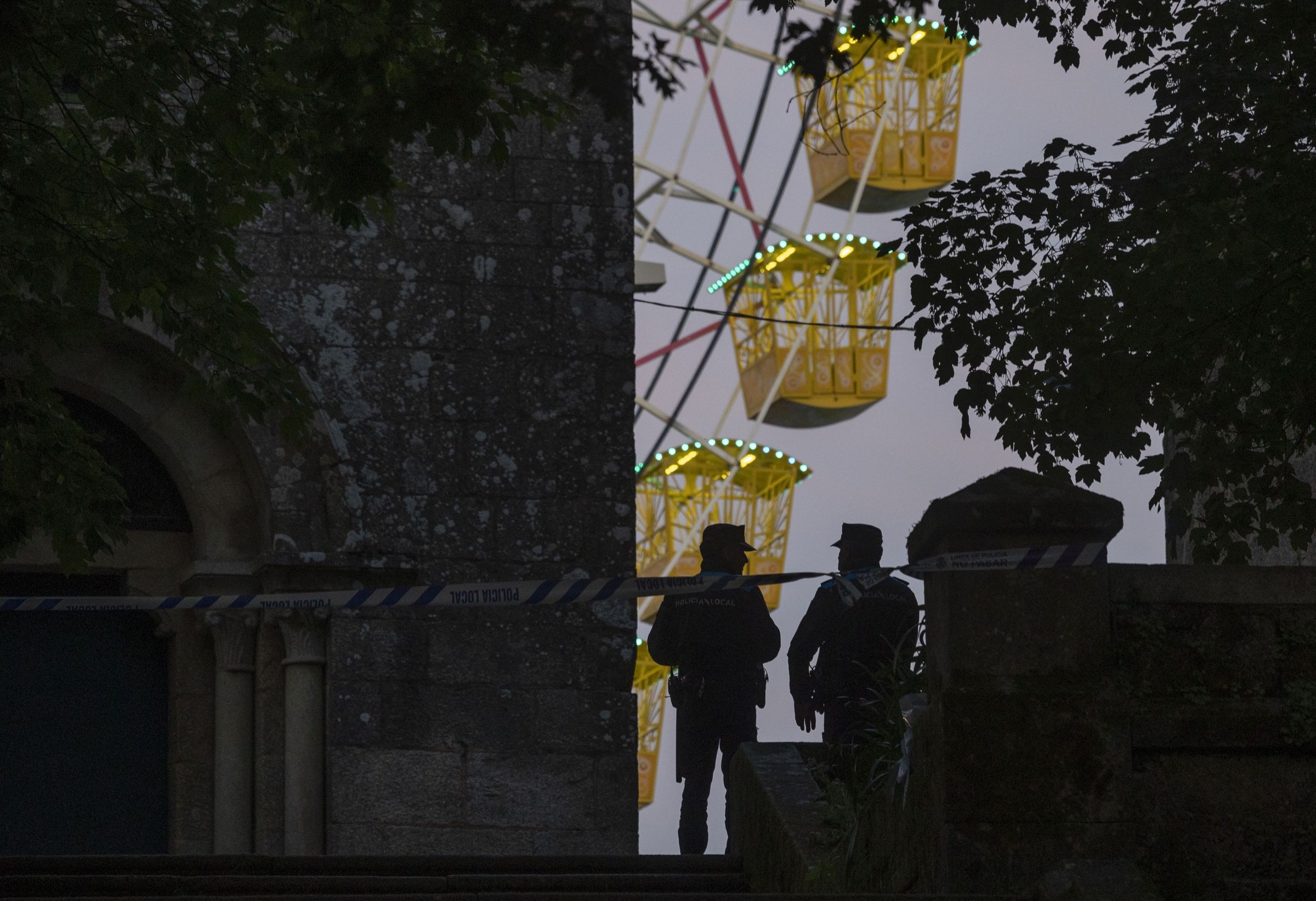 Axentes da polic�a local acordoan o lugar da agresi�n con arma branca a un menor durante as festas da Ascensi�n. 18/05/2023