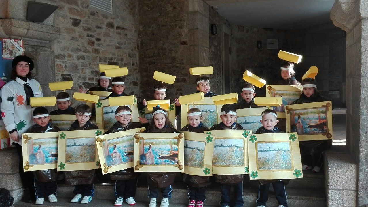 Desfile de alumnos del colegio Nuestra Señora de los Remedios