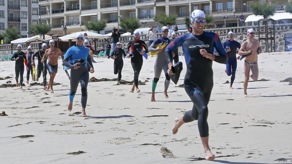 Pruebas de socorristas en la playa de Silgar