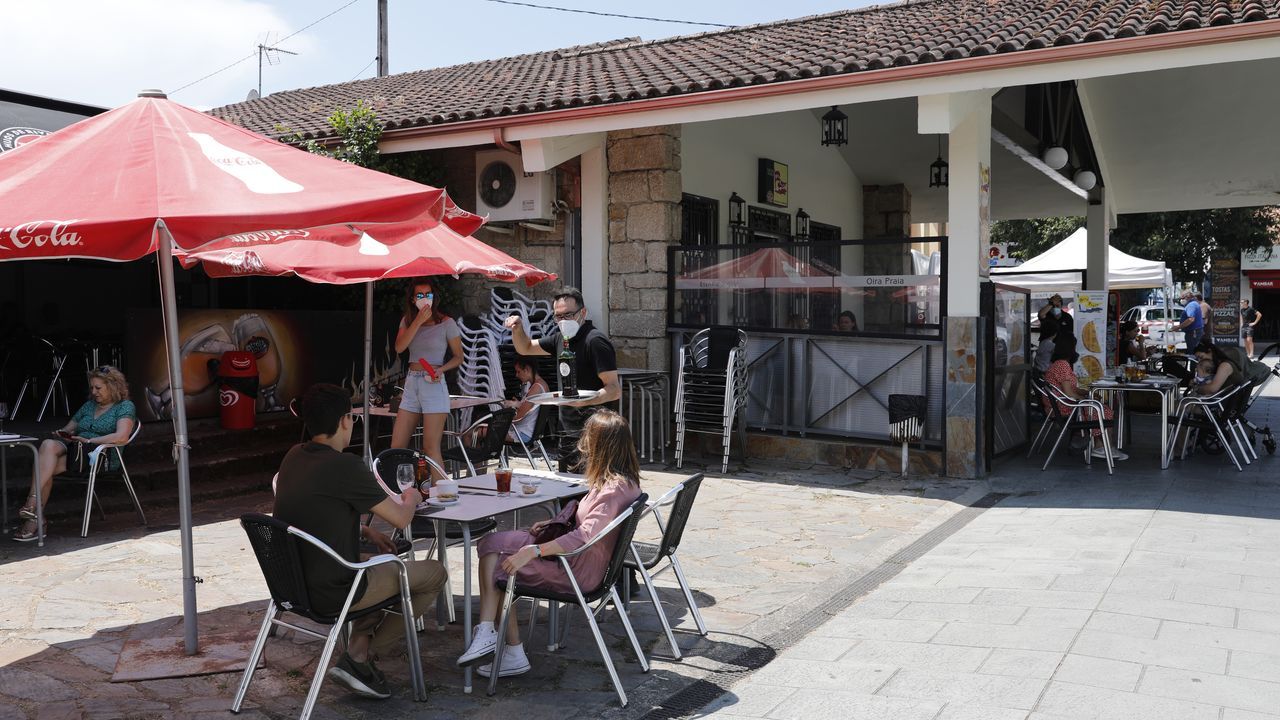 El resto de terrazas de Oira también se llenaron de ourensanos