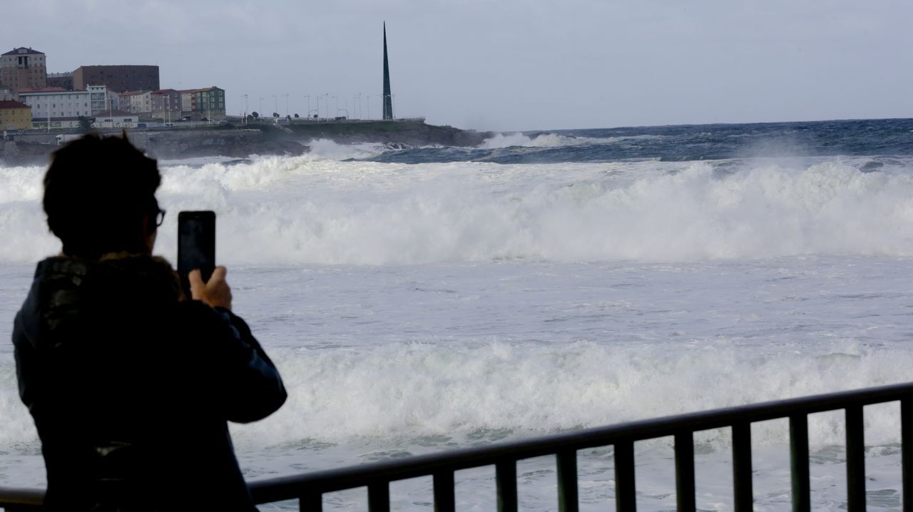 TEMPORAL EN EL MAR EN LA ZONA DE RIAZOR