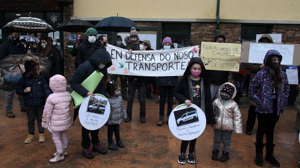 Los convocantes denuncian que el nuevo transporte escolar que quiere implantar la consellería empeora el actual