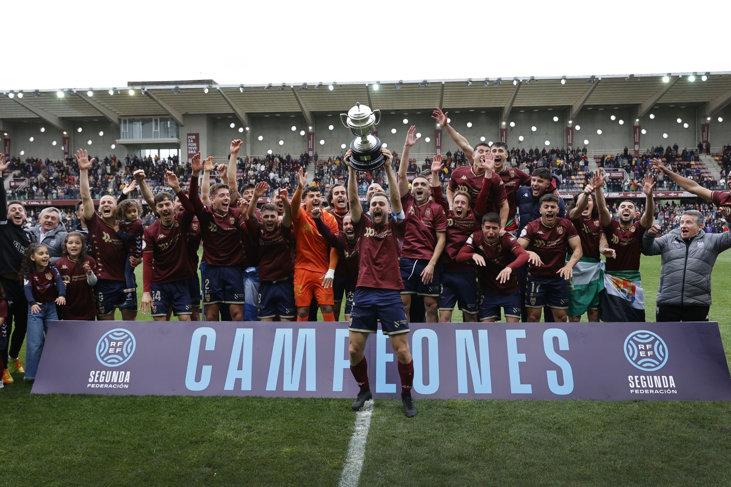 Celebracin do ascenso do Pontevedra CF a Primera Federacin. 20/04/2025