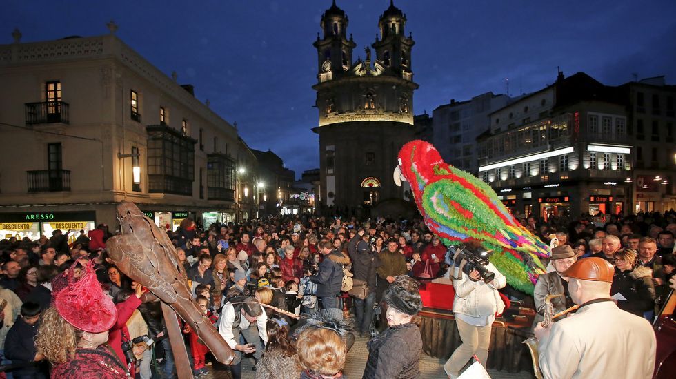 Carnaval de Pontevedra. Presentación del loro Ravachol