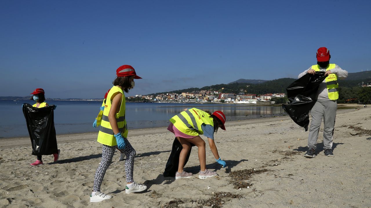 Programa Ludieduca de Jealsa y La Cruz Roja con motivo del día de los océanos en Barraña y o Areal