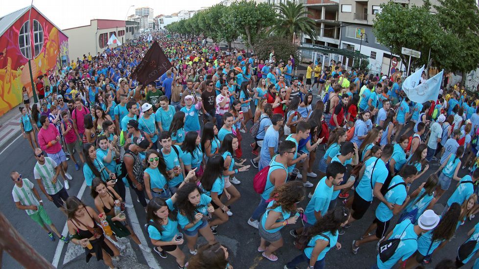 Desfile de peñas da Festa da Dorna 2016