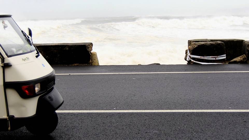 Carballo XXL.Temporal en la playa de A Frouxeira, en Valdoviño