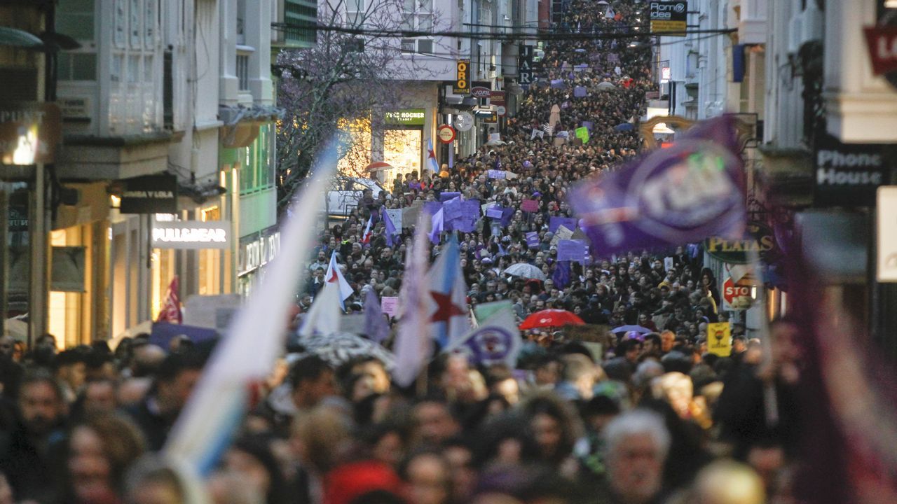 Los participantes en la concentración de Ferrol