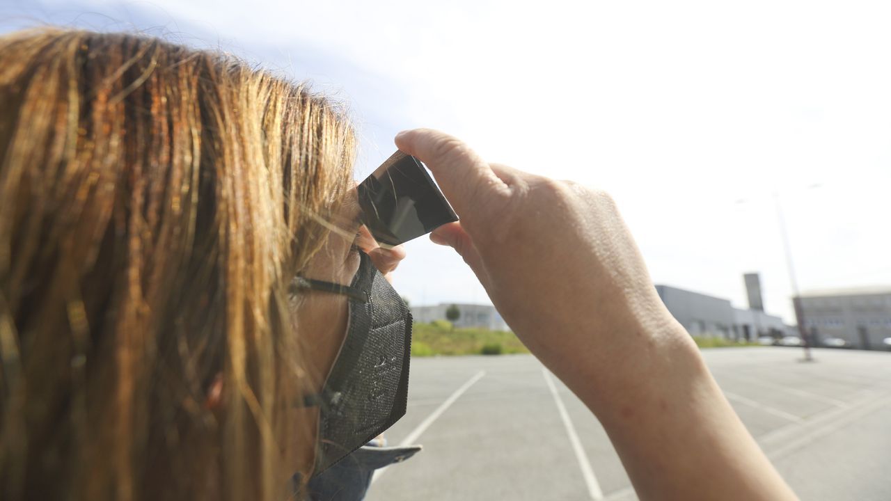 Imágenes del eclipse parcial desde Carballo