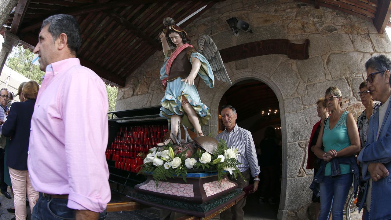 Fiestas en San Roquiño misa y procesión en honor a San Miguel